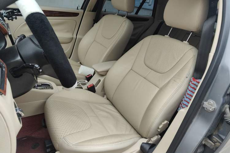 Used Volkswagen Bora 2012 1.6L Automatic Comfort Edition Left Front Seat