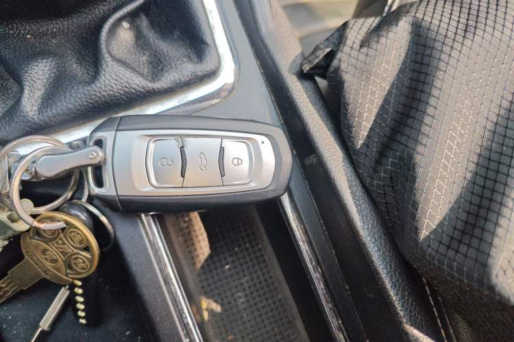 Used Geely Auto Emgrand 2016 Sedan 1.5L Manual Upward Edition