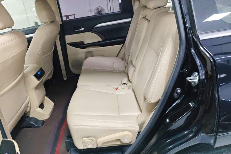 Used Toyota Highlander 2017 2.0T Four-Wheel Drive Elite Edition 7-Seater Left Rear Seat