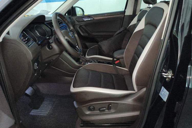 Used Volkswagen Tiguan L 2018 Revised Version 330TSI Automatic Two-Wheel Drive Comfort Edition
