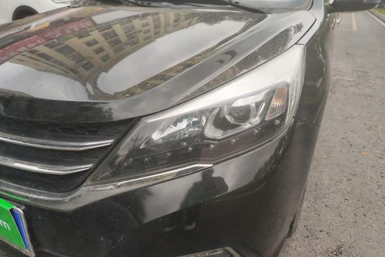 Used Zotye Z300 2014 1.5L Urban Edition Manual Luxury Model Left Front Headlight