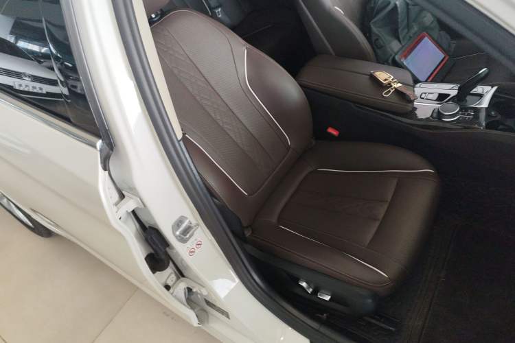 Used BMW 5 Series 2021 525Li Luxury Package
