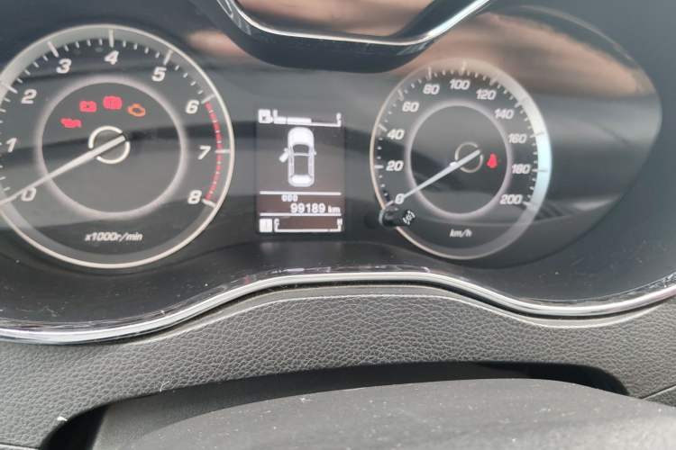 Used Baojun 560 2015 1.8L Manual Elite Edition Odometer Close Up