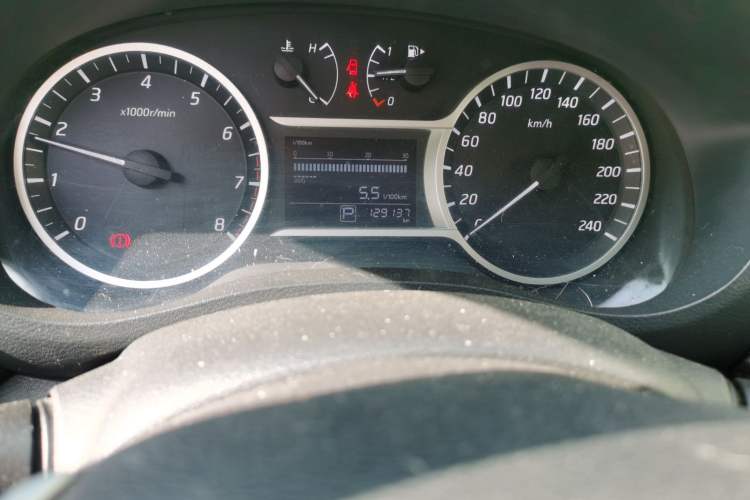 Used Nissan Lannia 2016 1.6L CVT Smart Cool Edition Odometer Close Up