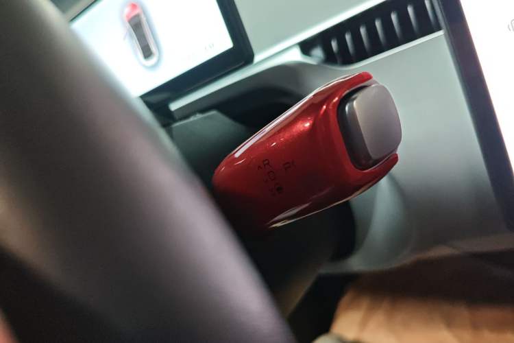 Used XPeng MONA M03 2024 620 with Ultra-Long Range Gear Lever