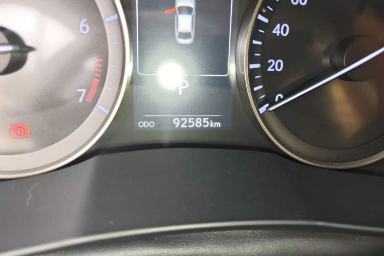 Used Lexus ES 2015 200 Elite Edition Odometer Close Up