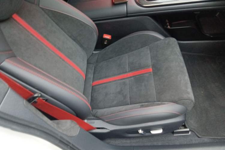 Used Xiaomi Auto SU7 Ultra 2025 Ultra Model Right Front Seat