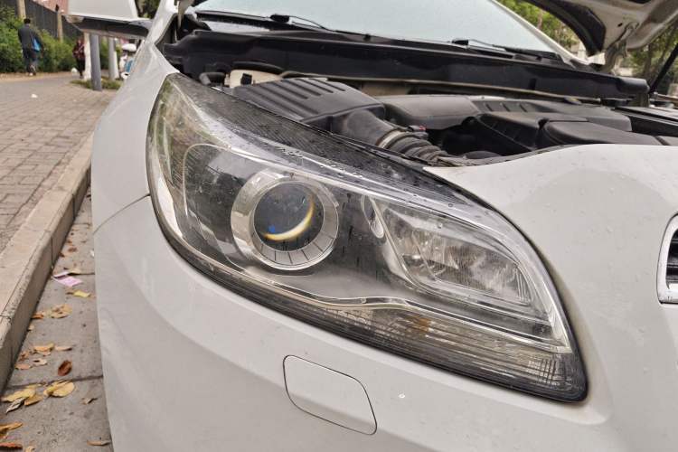 Used Chevrolet Malibu 2013 2.4L Automatic Flagship Edition Right Front Headlight