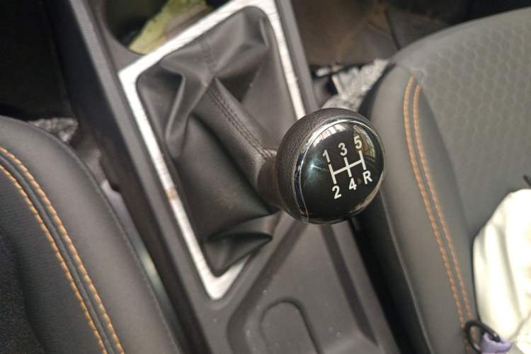 Used CHANGAN KAICHENG Ruixing M60 2023 1.6L CNG Comfort-Grade 6-Seater Passenger Vehicle Gear Lever