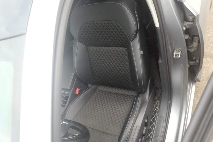 Used Skoda Superb 2018 TSI330 DSG Comfort Edition China V Standard Left Front Seat