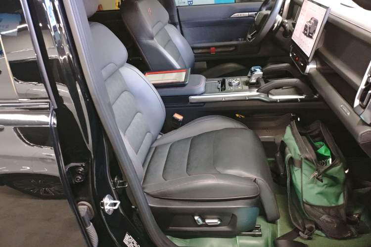 Used JETOUR Traveler 2023 2.0T All-Wheel Drive Conquer PRO