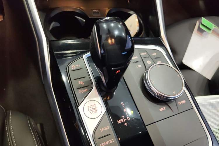 Used BMW 3 Series 2020 325Li First Edition Gear Lever