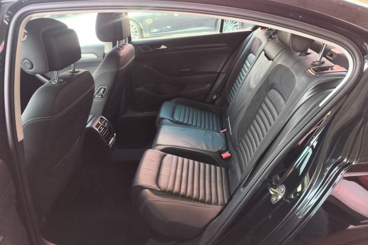 Used Volkswagen Magotan 2020 330TSI DSG Leading Model
