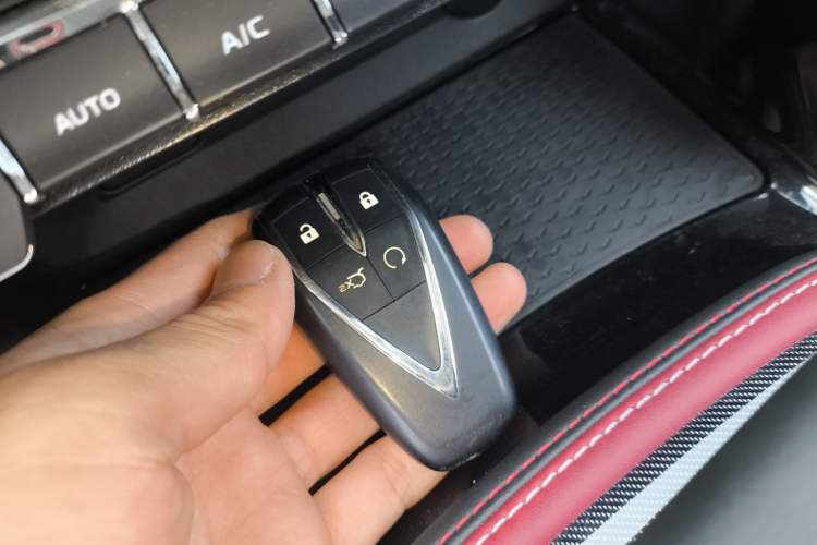 Used CHANGAN OSHAN X5 2021 1.5T DCT Prestige Edition Vehicle Key