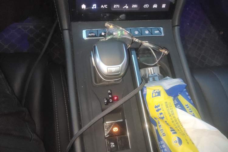 Used Hongqi H5 2024 2.0T Automatic Smart Connect Flagship Edition
