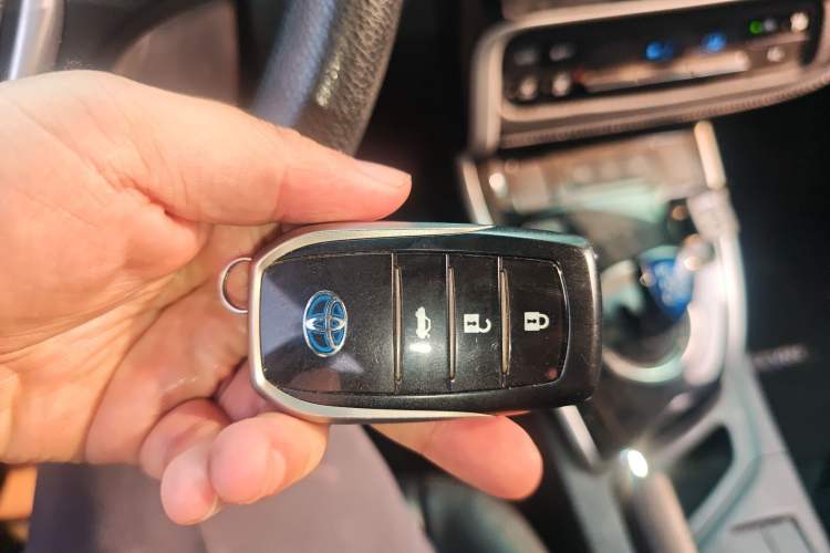 Used Toyota Levin 2017 Revised Dual-Engine 1.8H GS E-CVT Elite Sunroof Version China V Standard