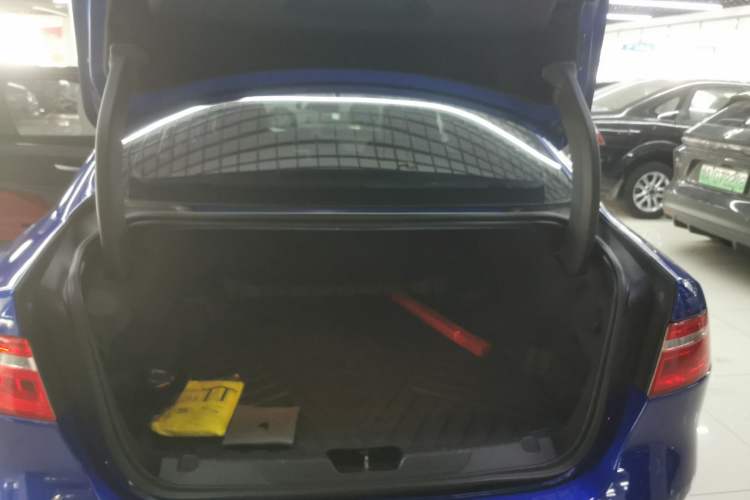 Used Jaguar XE 2018 2.0T 300 PS All-Wheel-Drive R-Sport Sport Edition
