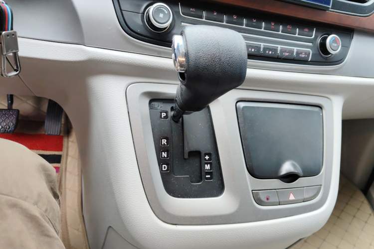 Used SAIC MAXUS G10 2016 2.0T Automatic Elite Edition
