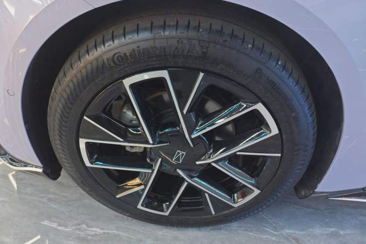 Used Avatr 06 2025 Pro Range-Extended Edition Exterior 3