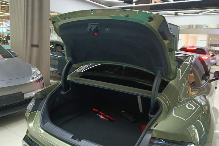 Used Xiaomi Auto SU7 2024 Rear-Drive Ultra-Long Range Advanced Pro-Level Intelligent Driving Version