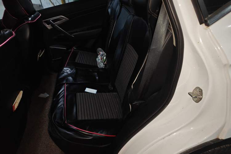 Used Geely Auto Emgrand X7 Sport 2016 2.0L Manual Smart Connect Version
