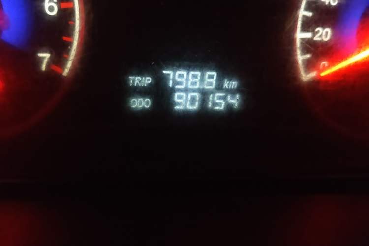 Used Dongfeng Fengon 2013 1.5L Manual Deluxe Model DK15 Odometer Close Up