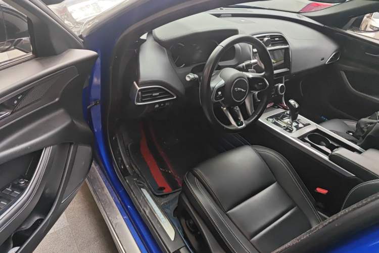 Used Jaguar XEL 2020 2.0T 200 PS R-DYNAMIC S Advanced Sport Edition Driver Seat