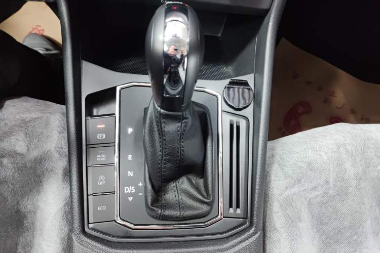 Used Volkswagen Lavida 2022 280TSI DSG Comfort Edition Gear Lever