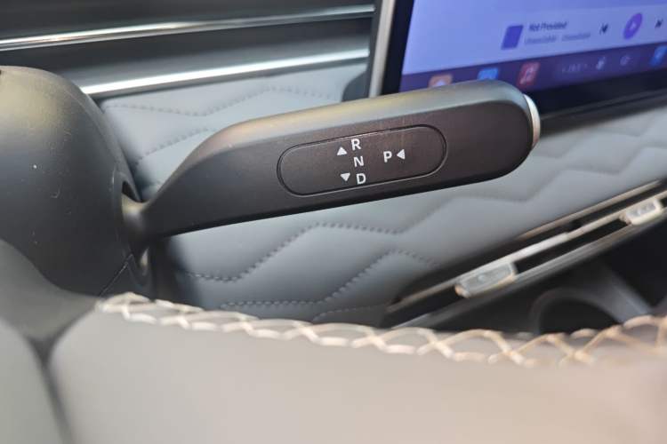 Used Dongfeng NAMMI 01 2024 New Edition 430 Max Smart+ Gear Lever