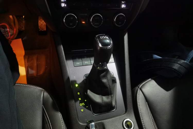 Used Skoda Octavia 2019 TSI280 DSG Flagship Wagon China VI Standard
