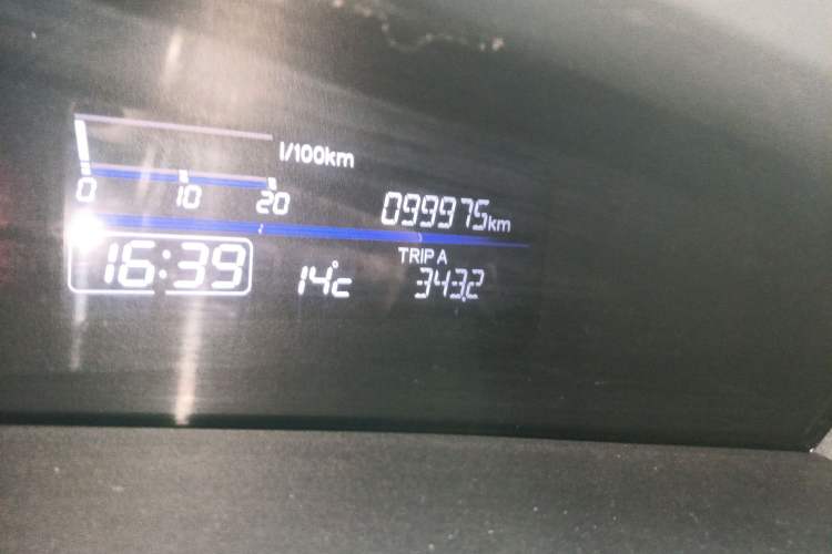 Used Honda Jade 2013 1.8L automatic Comfort version 5 seats
