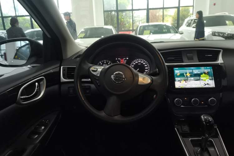 Used Nissan Sylphy 2019 1.6XV CVT Smart Connect Luxury Edition China VI Standard Steering Wheel