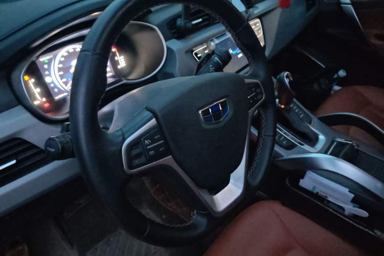 Used Geely Auto Emgrand X7 Sport 2018 Sport Edition 1.8TD Automatic Two-Wheel Drive Smart Model
