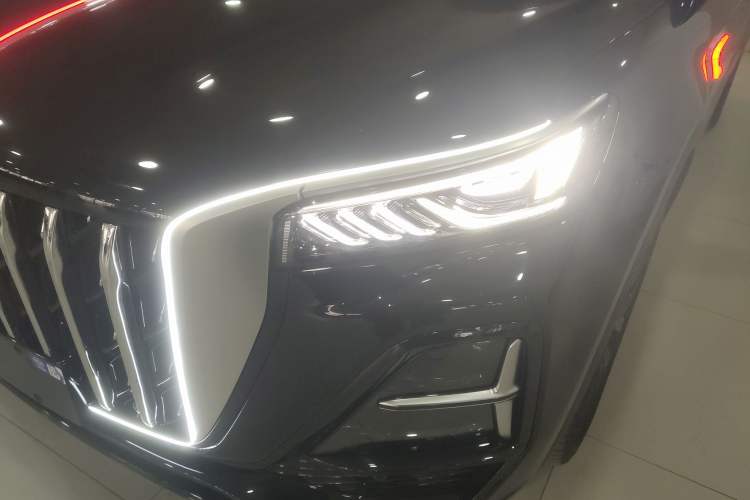 Used Hongqi HS5 2025 2.0T Two-Wheel Drive 600 000-Vehicle Commemorative Edition Left Front Headlight