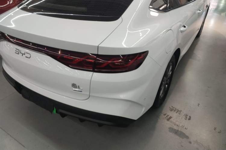 Used BYD Qin L 2025 DM-i Smart Drive 80KM Leading Model Right Rear Taillight