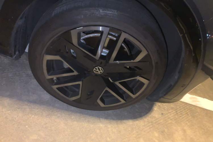 Used Volkswagen ID.UNYX 2024 Revised Version Max High-Performance Edition Right Front Wheel Hub