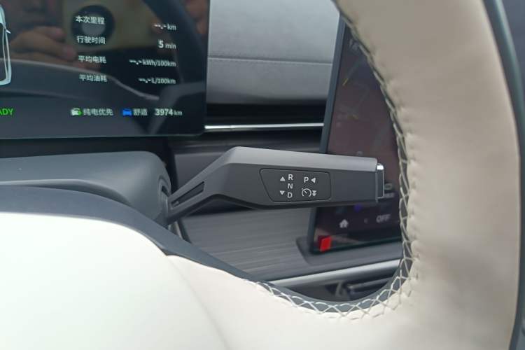 Used Dongfeng eπ eπ007 2025 Model Range-Extended 230 Leading Supreme Edition
