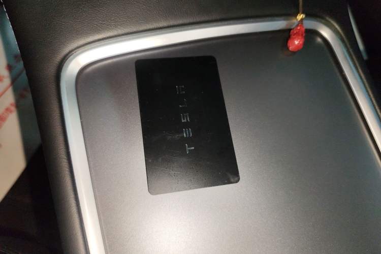 Used Tesla Model Y 2022 Long-Range All-Wheel-Drive Version