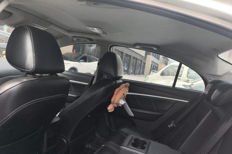 Used Geely Auto Emgrand 2016 Sedan 1.5L CVT Upward Version
