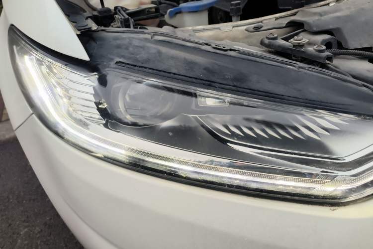 Used Ford Mondeo 2013 2.0L GTDi240 Luxury Sport Model Right Front Headlight