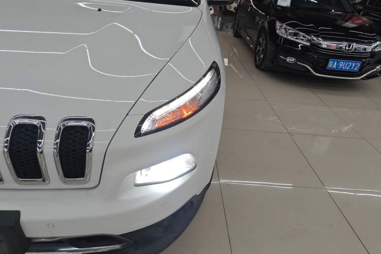 Used Jeep Cherokee 2016 2.4L Professional Edition Left Front Headlight