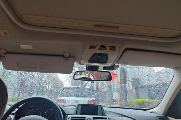 Used BMW 3 Series 2013 320Li Fashion Model
