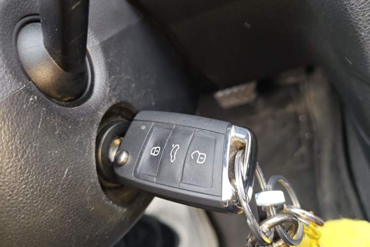 Used Volkswagen Golf 2017 1.6L Automatic Comfort Million-Vehicle Anniversary Edition
