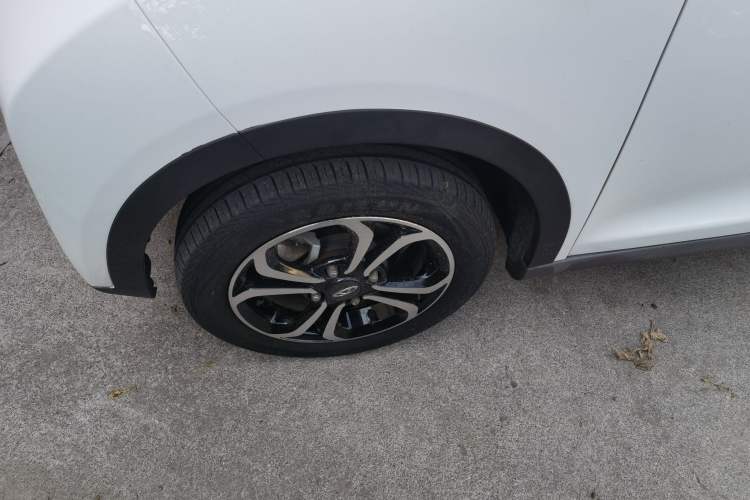 Used Chery QQ Little Ant 2021 150 000 Yuan "Ant Fan" Edition New Ant Cool Version Lithium-Ion Battery Exterior 1