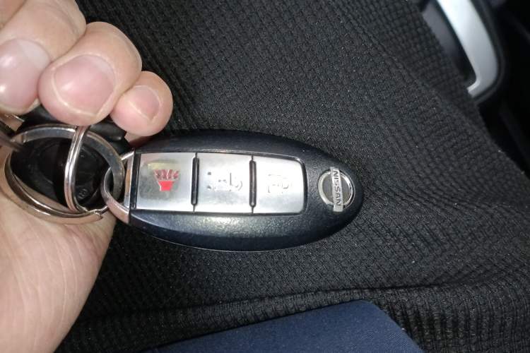 Used Nissan Livina 2013 JINRUI 1.6XV CVT Luxury Edition