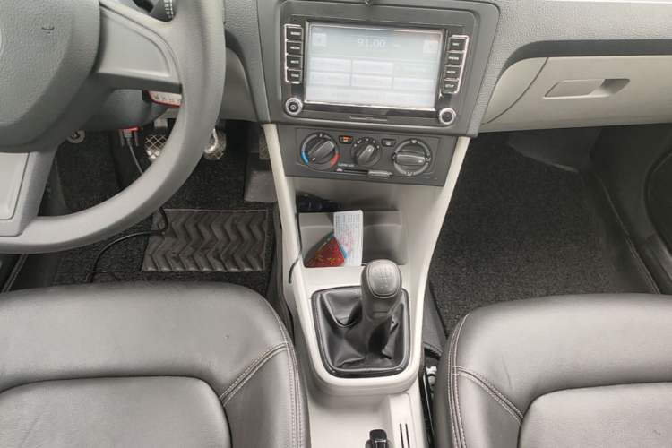 Used Skoda Rapid 2016 1.6L Manual Front-Wheel-Drive Version