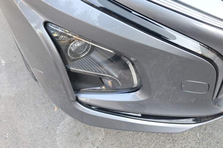 Used Hongqi E-QM5 2024 610 km PLUS Right Front Headlight