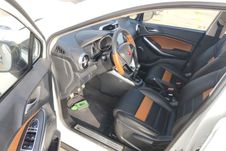 Used BYD Yuan 2016 1.5L Manual Luxury Model
