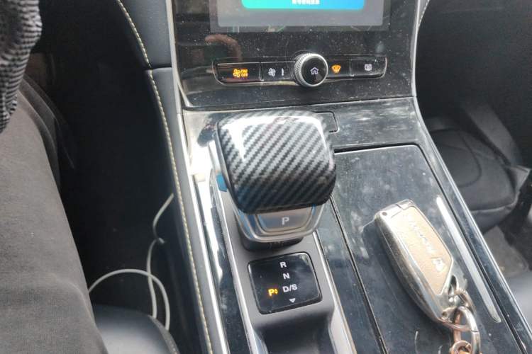 Used Roewe i6 MAX 2020 300TGI Automatic "Swell Cool Smart Drive" Edition