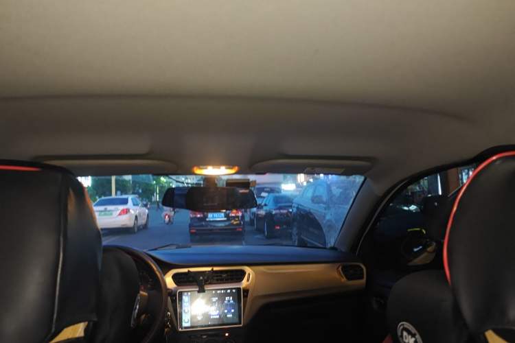 Used Citroen Elysee 2015 Zhishang Edition 1.6L Manual Fashion Model Headliner